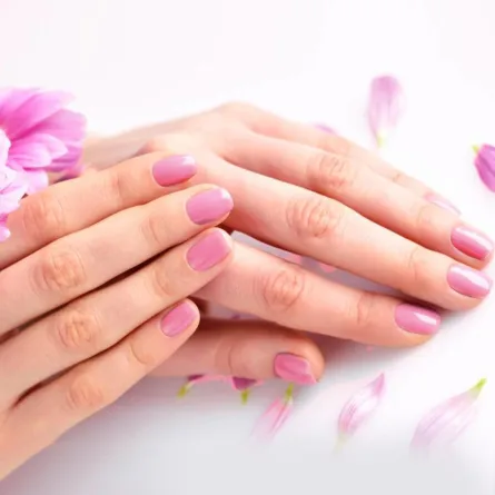 مناكير باللون الوردي بأجمل الموديلات