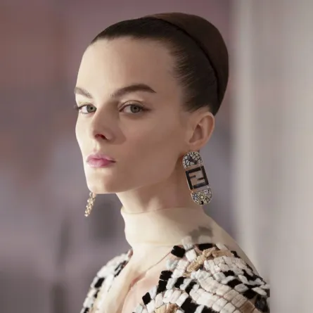 -موديلات أقراط موضة خريف 2021 تناسب مختلف إطلالاتك