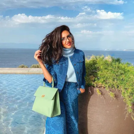 هادية غالب بإطلالة كلاسيكية