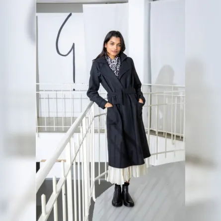 معطف أنيق من أنييس بي Agnes B