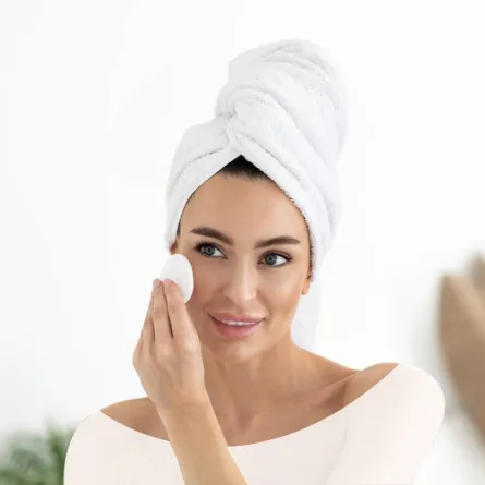 إزالة المكياج