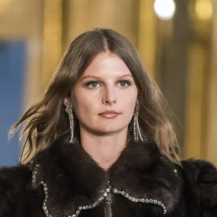 موديلات أقراط متدلية