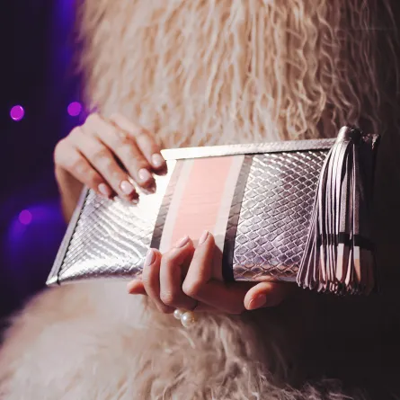 موديلات حقائب كلاتش تناسب أفخم السهرات