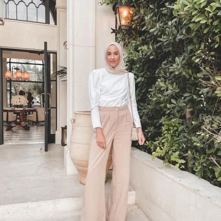 البنطلون الزهري