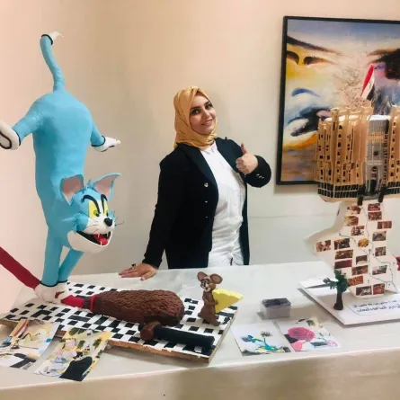 كيك آية حسن  تتحدى الجاذبية 