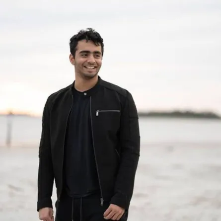 أنغاد دارياني