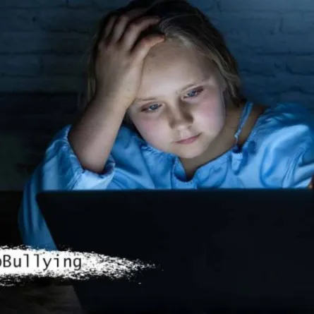 يجب مكافحة التنمر الإلكتروني