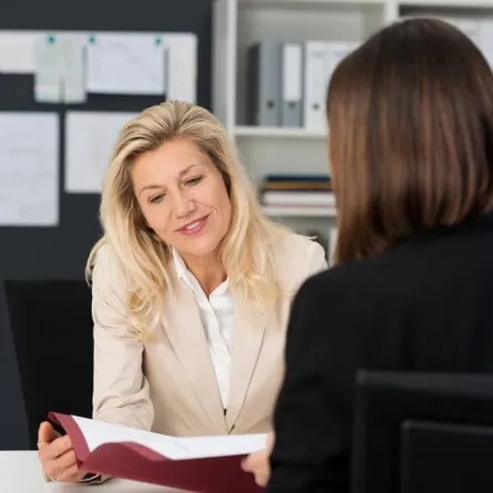 التعريف عن النفس في المقابلة الشخصية