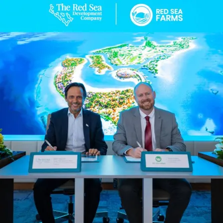 اتفاقية لإنشاء مصدر مستدام للمواد الغذائية من ضوء الشمس والمياه المالحة- الصورة من حساب الشركة على تويتر