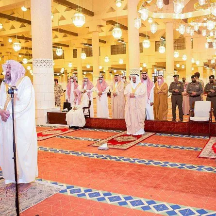 تأدية الصلاة - الصورة من واس