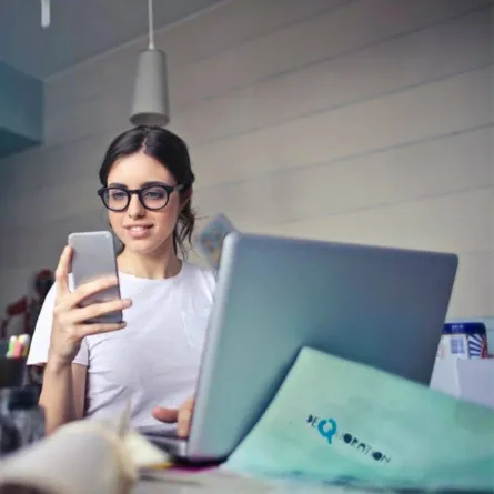  التأثير النفسي طويل المدى لوسائل التواصل الاجتماعي