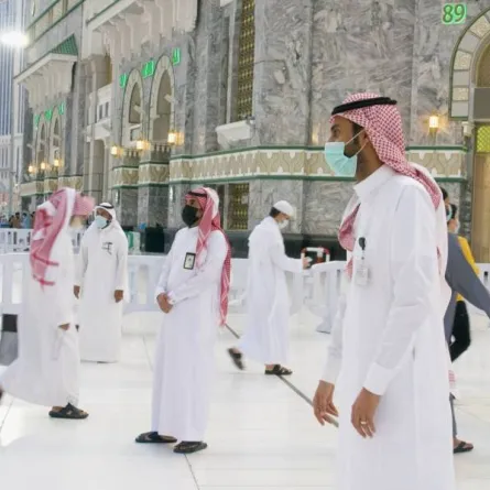 إدارة الساحات تقدم خدماتها لمرتادي المسجد الحرام