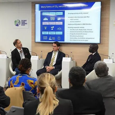 جناح المملكة في قمة المناخ يستعرض مبادرة السعودية الخضراء وتقنيات استخلاص الكربون