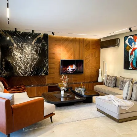 الألوان الداكنة، في المساحات الفسيحة