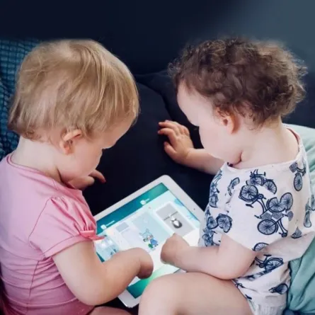 صورة لتوأم مختلف