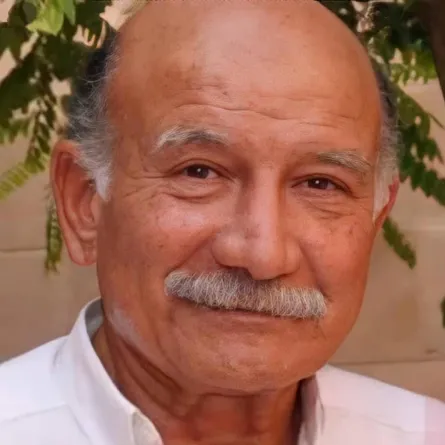 أحمد خليل - الصورة من حساب يسرا على الفيس بوك