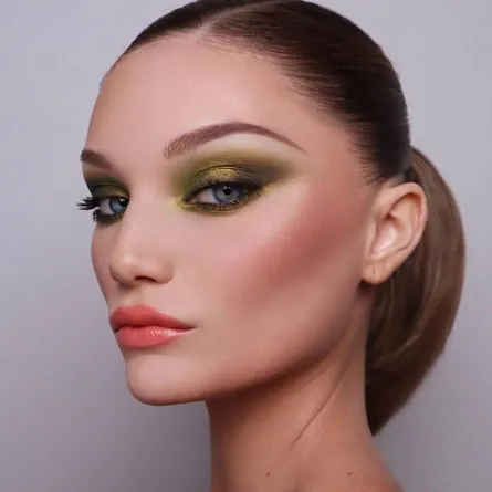 مكياج يليق بفعاليات موسم الرياض 2021