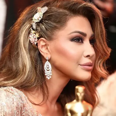 نوال الزغبي تتألق بأقراط ألماس