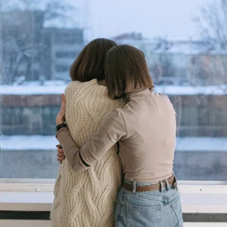 التعامل مع استنزاف الأصدقاء عاطفياً