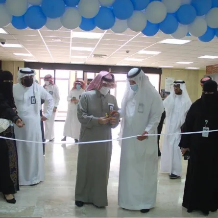 رئيس الجمعية أثناء افتتاح فعاليات الحملة (الصورة من إدارة العلاقات العامة بالجمعية)