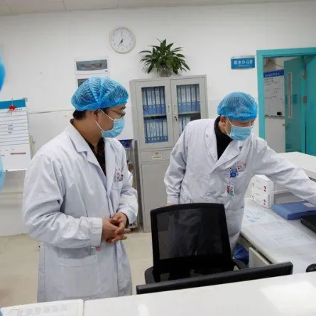 دراسة جديدة تكشف الجين المسؤول عن حالات كورونا الخطيرة. الصورة من .reuters