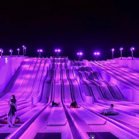 لعبة التزحلق العملاقة - الصورة من "واس"