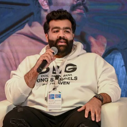 الفنان عبد العزيز النصار