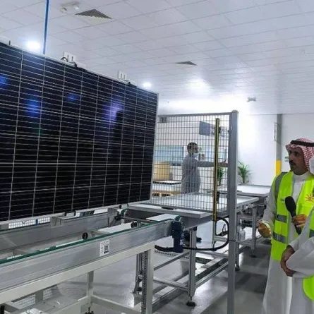 السعودية: تدشين أكبر مصنع لإنتاج الألواح الشمسية في منطقة الشرق الأوسط وشمال أفريقيا