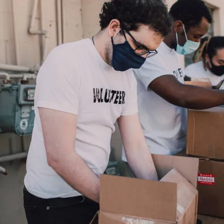 الفرق بين الصدقة والزكاة