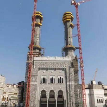 تكثيف الأعمال الإنشائية في المسجد الحرام بإنجاز يصل إلى 90%