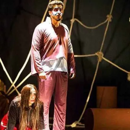 أحد العروض المشاركة - الصورة من موقع الهيئة العربية للمسرح - .atitheatre.ae