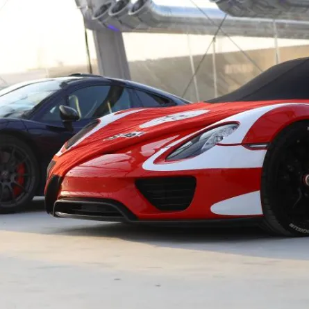 سيارات نادرة بمعرض السيارات