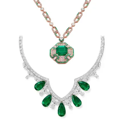 قلادات فاخرة مرصعة بالزمرد لعروس شتاء 2022