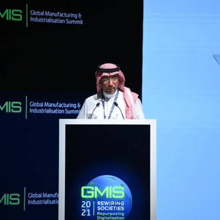 وزير الصناعة السعودي يشارك في القمة العالمية للصناعة والتصنيع - الصورة من حساب الوزير على تويتر