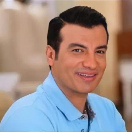 إيهاب توفيق - الصورة من صفحته الرسمية على الفيس بوك