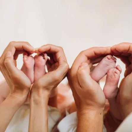 صورة تعبيرية عن حماية الطفل