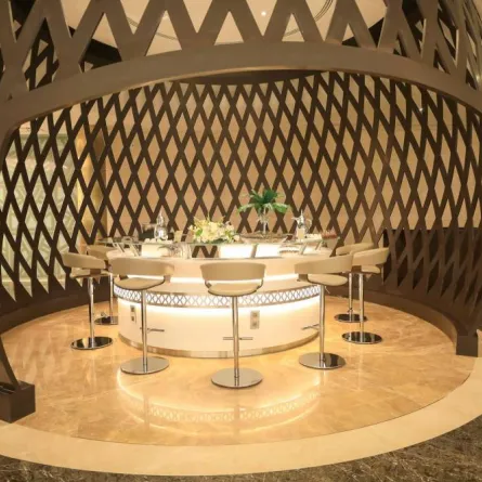 تستوعب الصالة الجديدة حوالي 10 آلاف ضيفٍ في اليوم