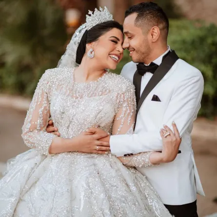 آية مكرم وعريسها  - الصورة من حسابها على انستغرام