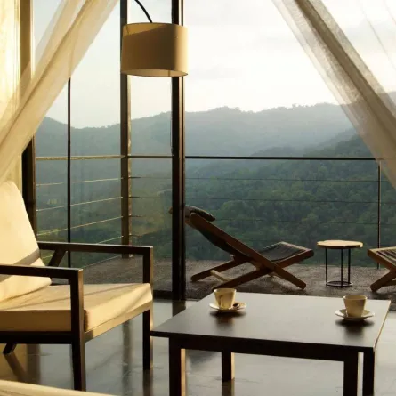 السياحة في سريلانكا: إطلالات بانورامية من نوافذ أفضل الفنادق في كاندي 