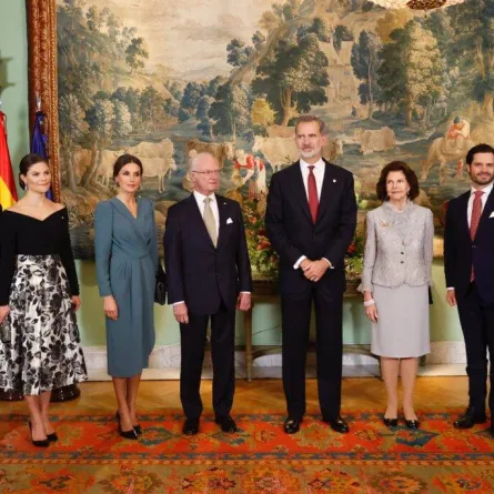 ملك وملكة إسبانيا مع العائلة المالكة السويدية- الصورة من موقع Royal Central