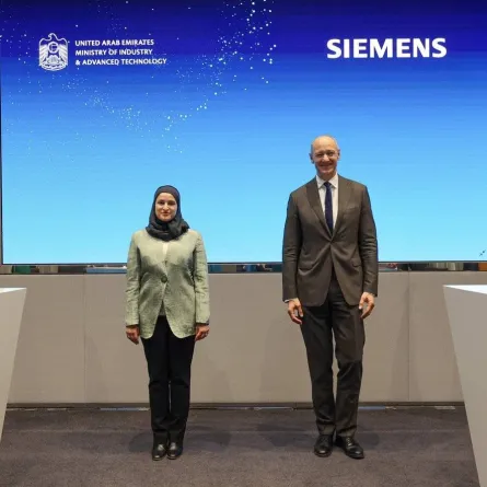 شراكة بين وزارة الصناعة الإماراتية و"سيمنز" الألمانية - الصورة من حساب سارة بنت يوسف الأميري وزيرة الدولة للتكنولوجيا المتقدمة على تويتر
