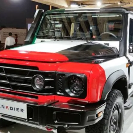 ختام معرض نو فيلتر بنماذج سيارات أشهر أعمال هوليوود الكلاسيكية 