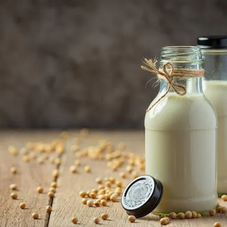 فوائد حليب الصويا للنساء في الوقاية من الكوليسترول