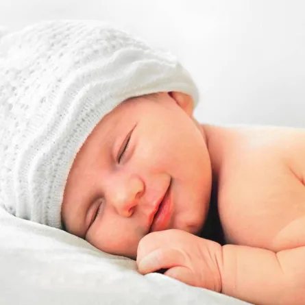 صورة لطفل رضيع نائم