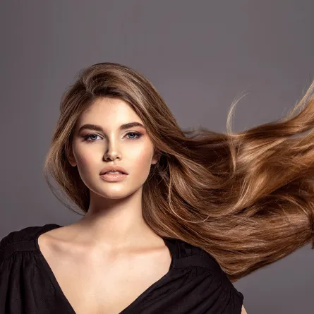 فوائد زيت الكاميليا للشعر