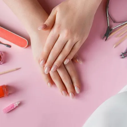 عناية بالأظافر