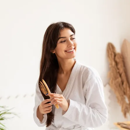 زيت خشب الأرز للشعر