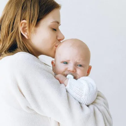 صورة لأم ورضيعها