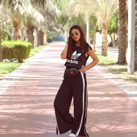 ديما الأسدي ببنطلون رياضي من أديداس Adidas