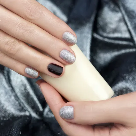 أفضل مناكير غليتر لشتاء 2022